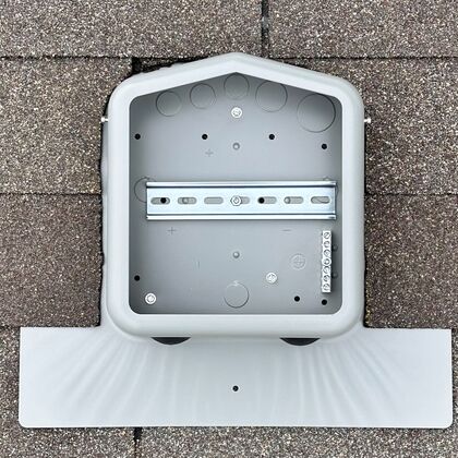 0799-5G Outdoor Photovoltaic Enclosure